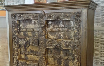 Credenza Old