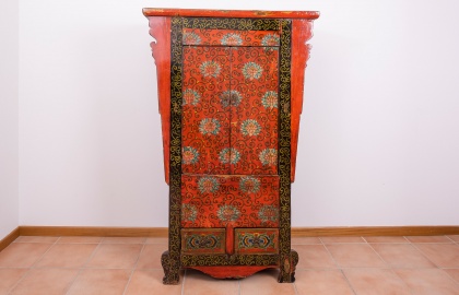 Armadietto dipinto rosso