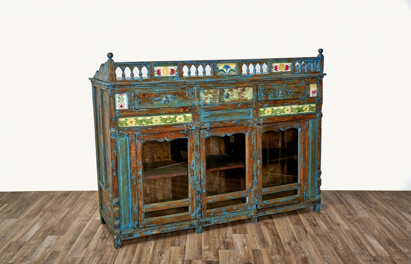 Credenza Dipinta Con Ceramiche